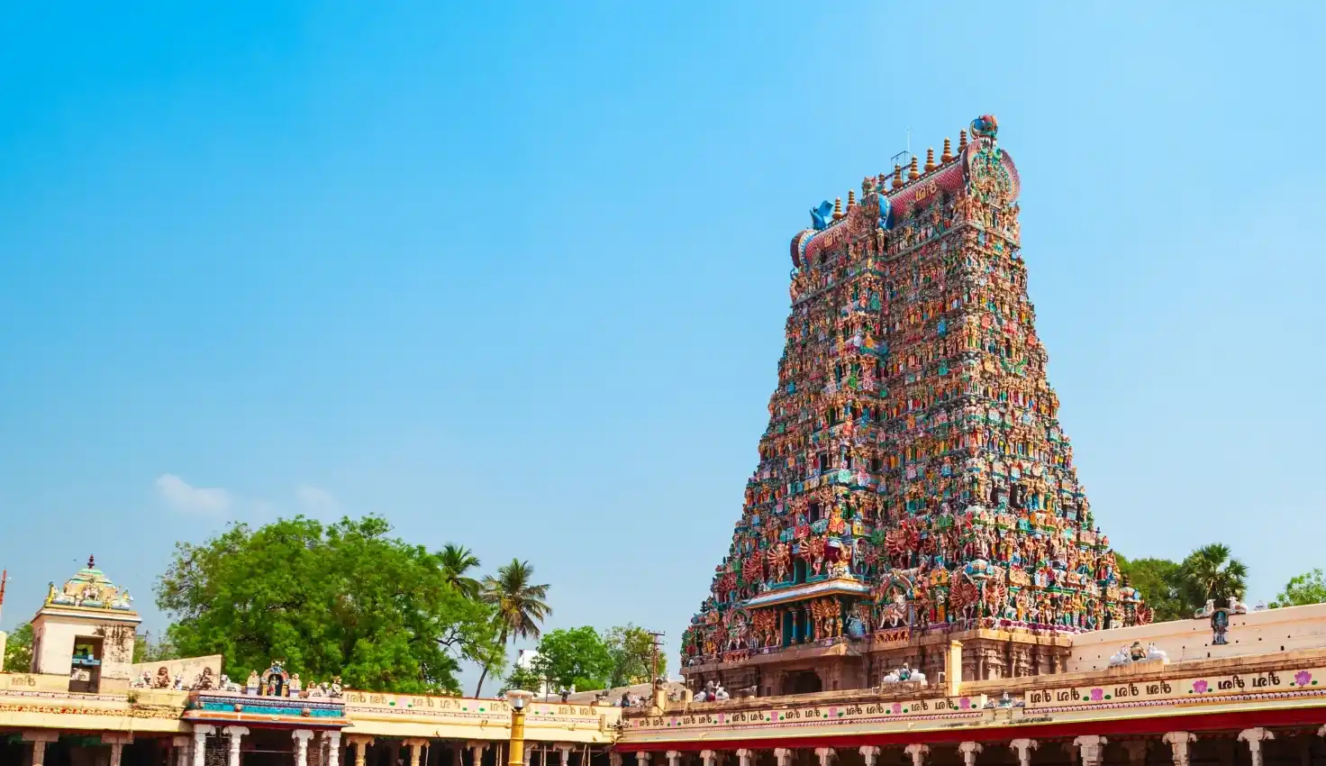 Meenakshi Amman Temple Travel Guide: History, Timings, and Darshan