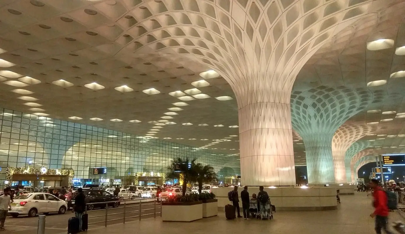 Mumbai Airport Guide 2025: Terminals, Facilities, and Travel Tips