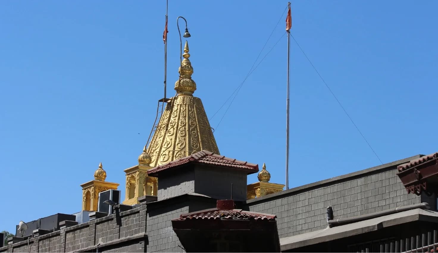 Complete Guide to Shirdi Sai Baba Temple: Timings, Aarti, and Darshan Tips