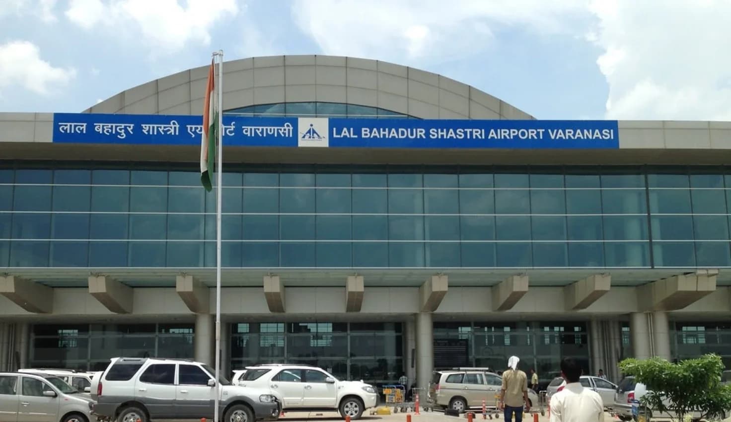 Varanasi Airport Guide 2025: Terminals, Facilities, and Travel Tips