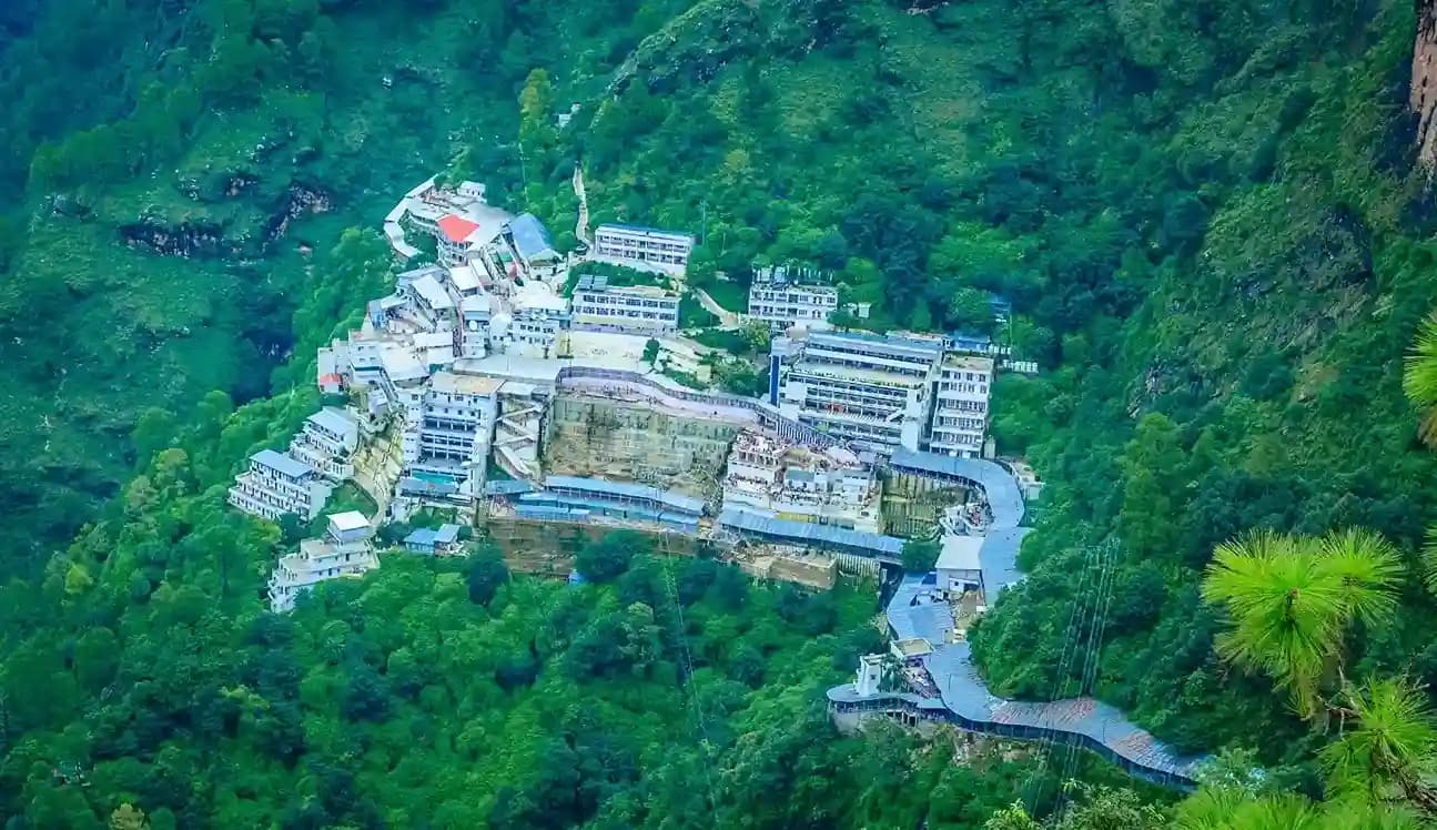 Vaishno Devi Yatra via Himkoti or Ardhkuwari – Which Route is Best?