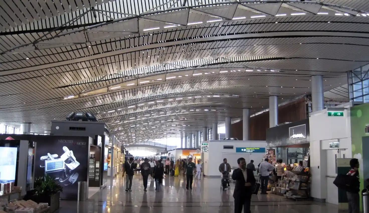 Hyderabad Airport Guide 2025: Terminals, Facilities, and Travel Tips